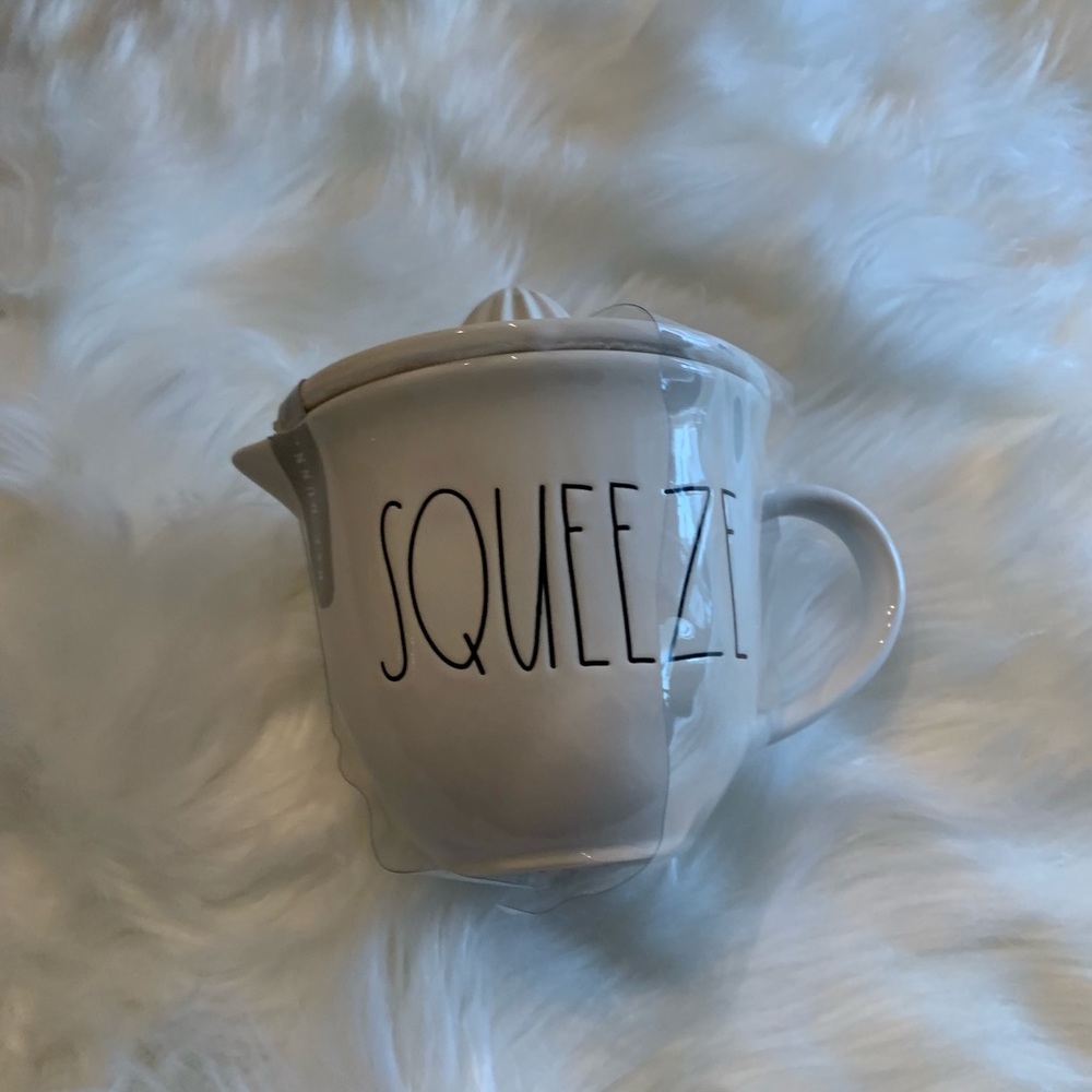 Rae Dunn• SQUEEZE• lemon/ orange juicer